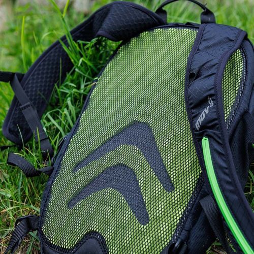 Рюкзак для бігу Inov-8 VentureLite 8 літрів чорний унісекс